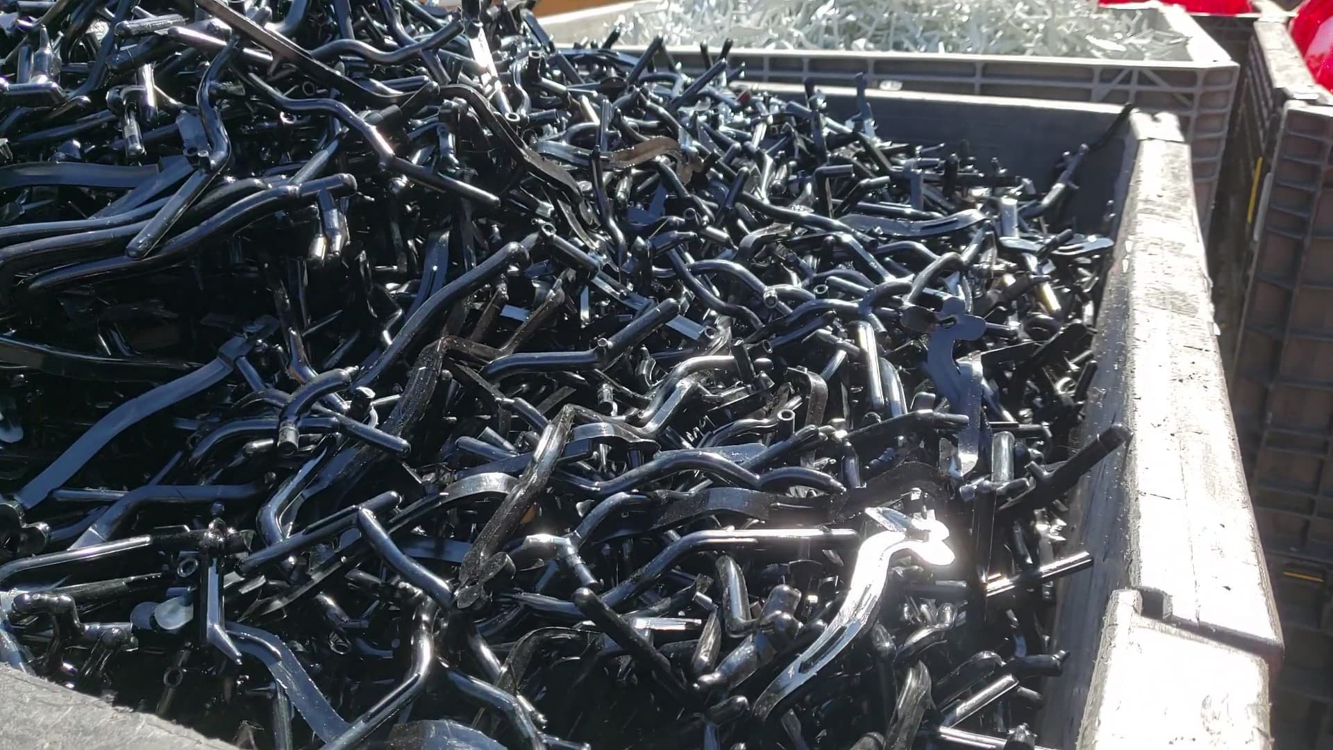 Scrap plástico industrial negro separado para su recuperación